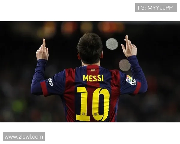 足球明星的传奇之路：从梅西到C罗，他们如何塑造足球历史的辉煌篇章